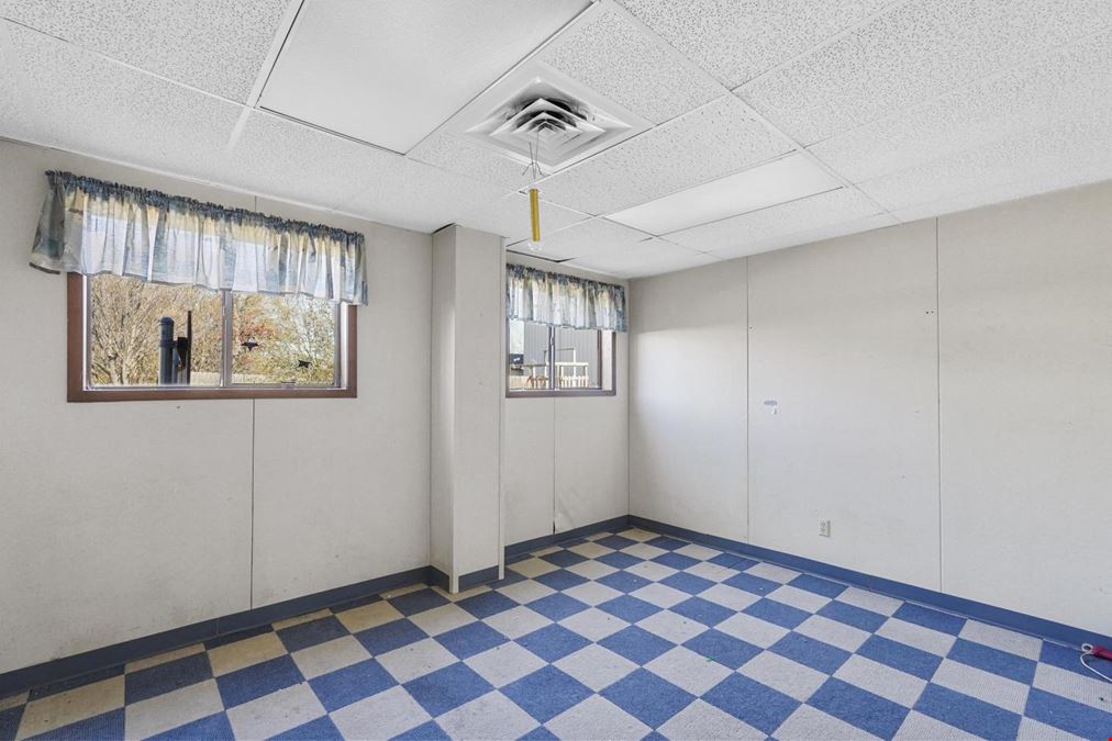 Office/Warehouse for Lease in Greenville