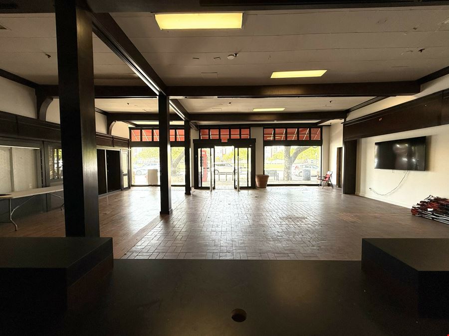 Campus Corner/329 W. Boyd