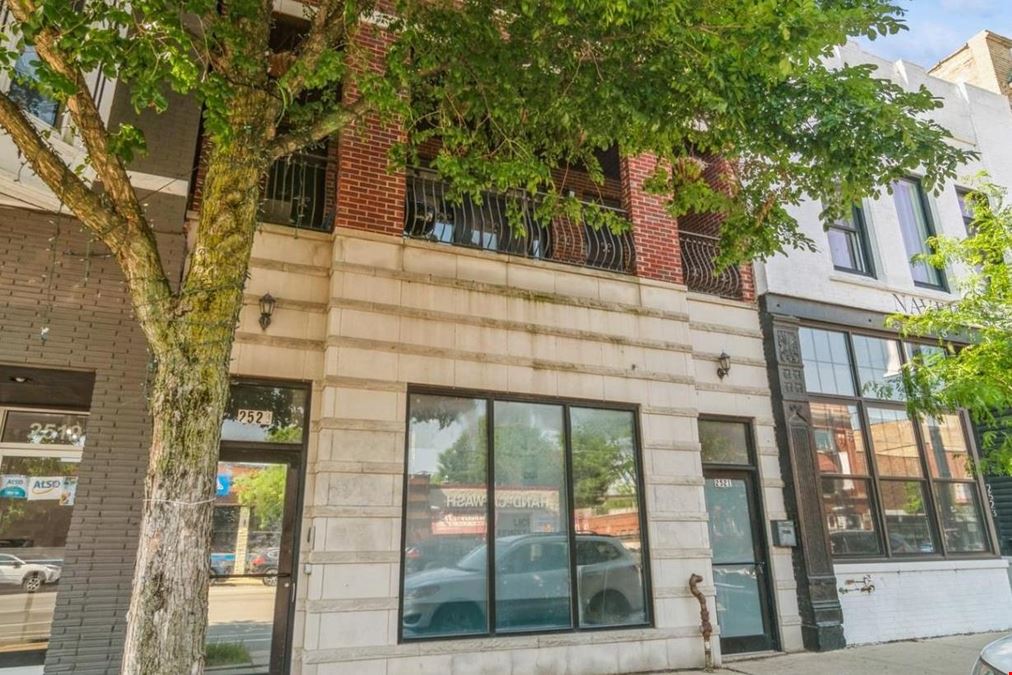2521 W North Ave