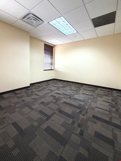 2475 Maplewood Drive W #113