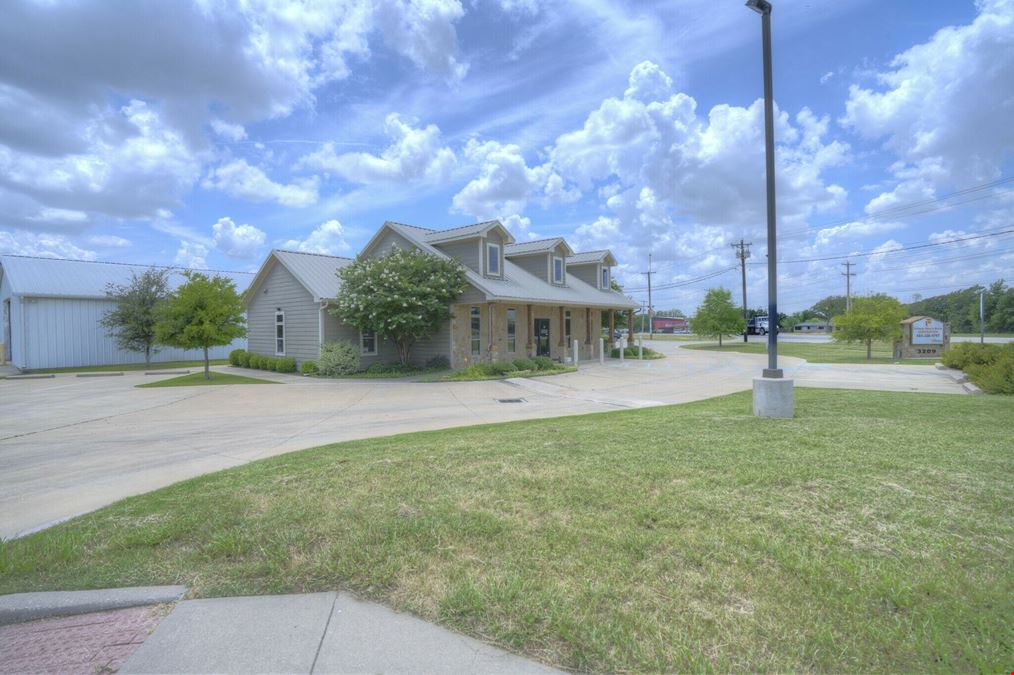 3209 Fort Worth Dr