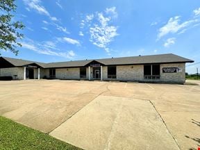 1337 S Main St, Keller