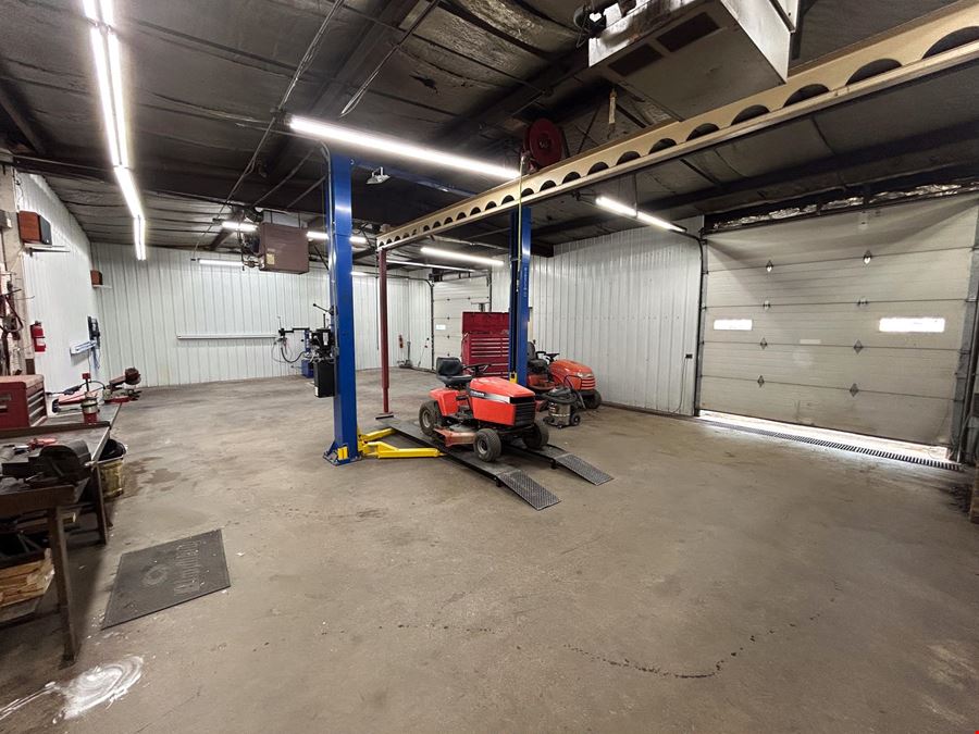 Warehouse with Showroom