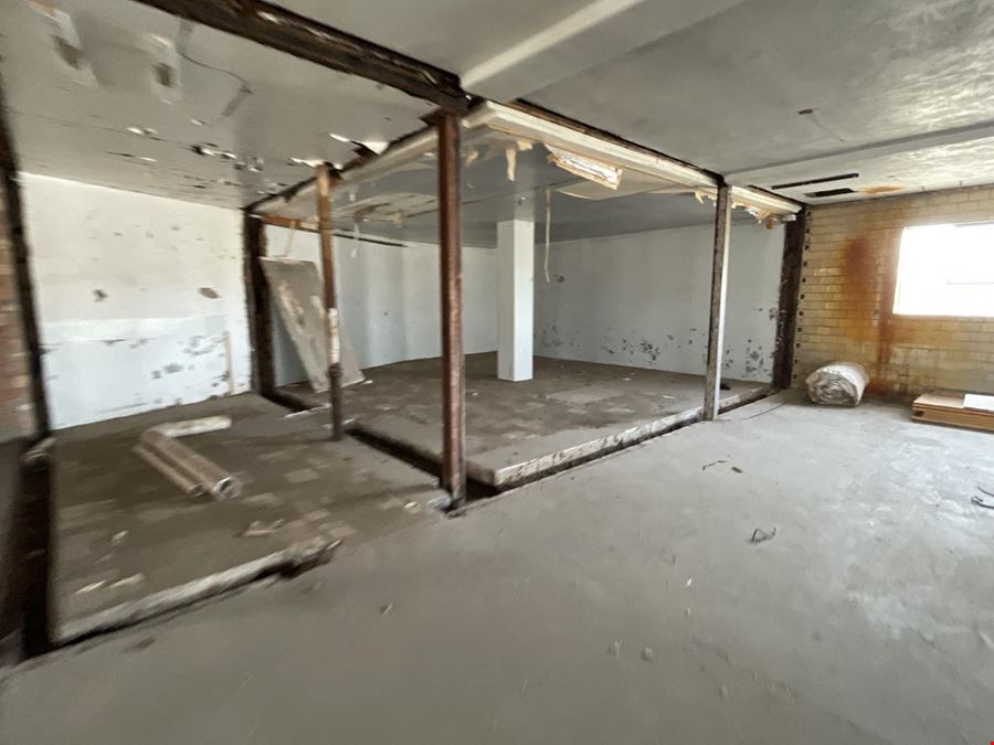 Mixed Use Commercial Building