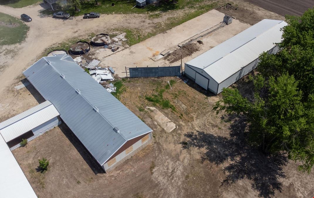 56841 270th Ave  - Commercial Storage Pole Barn For Lease