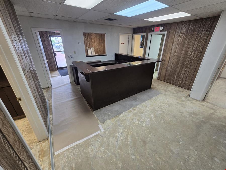 FOR LEASE: Professional office 1,100 SQFT