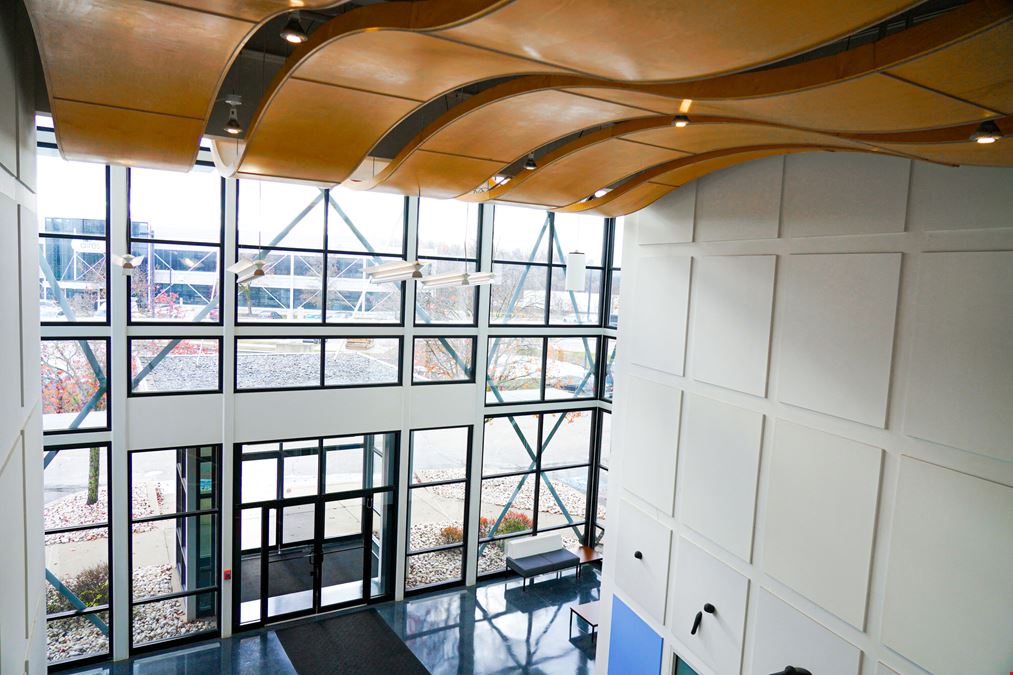 8 Penn Center West