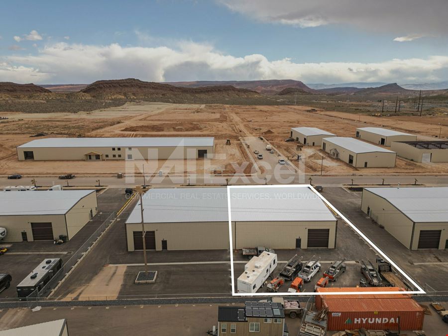 Office/Warehouse for Lease in Quail Creek Industrial Park