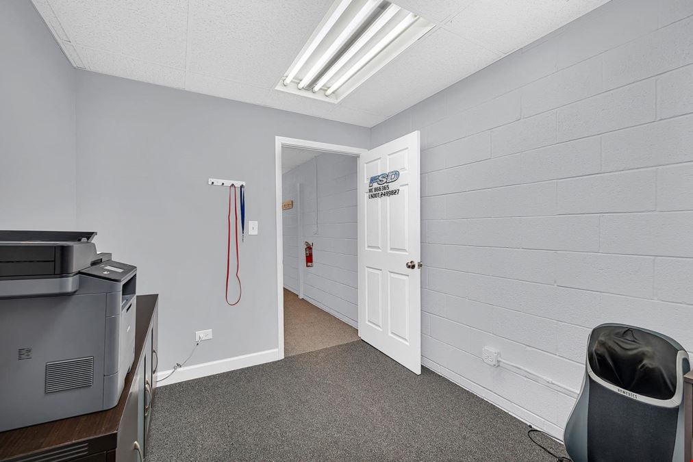 3S340 Rockwell St, Unit 201 - 2nd Floor North, Warrenville, IL 60555