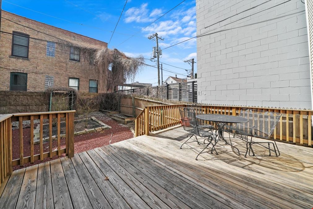 1303 W Chicago Ave, Chicago, IL