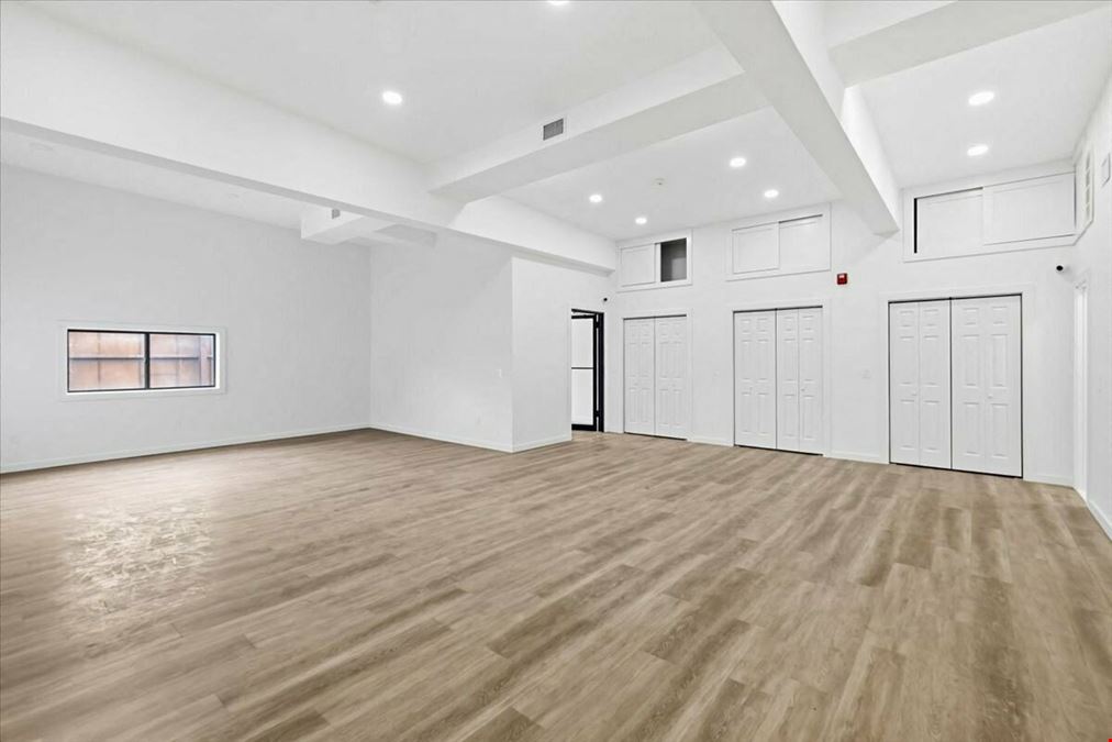 Belleville Turnpike Industrial Flex Building with Renovated Office & 25-Ft Ceilings