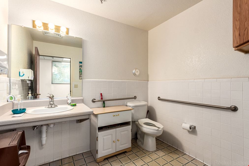 633-705 E Wilcox Dr