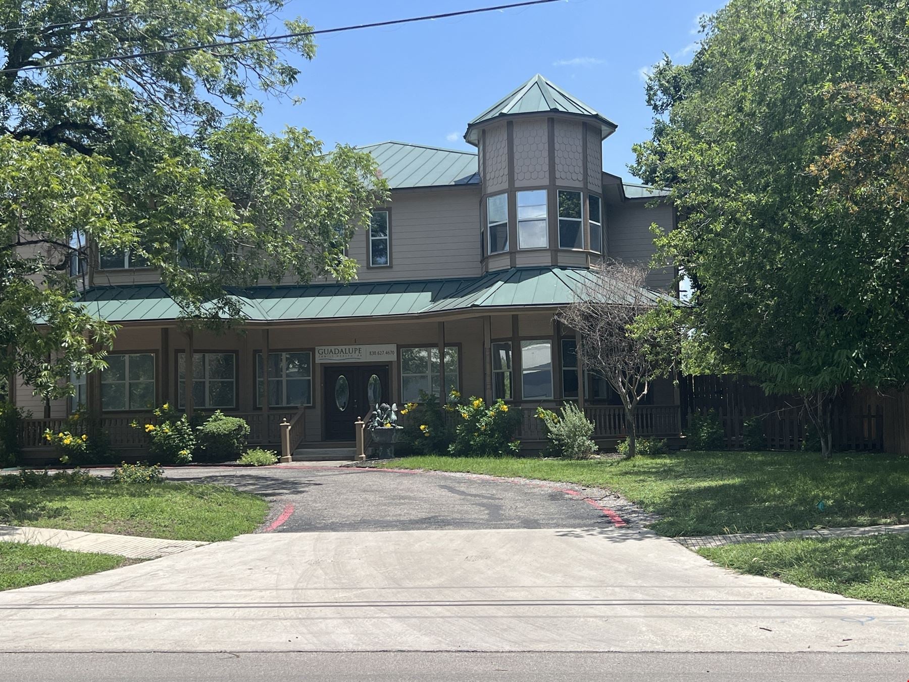 921 Lakeview Blvd