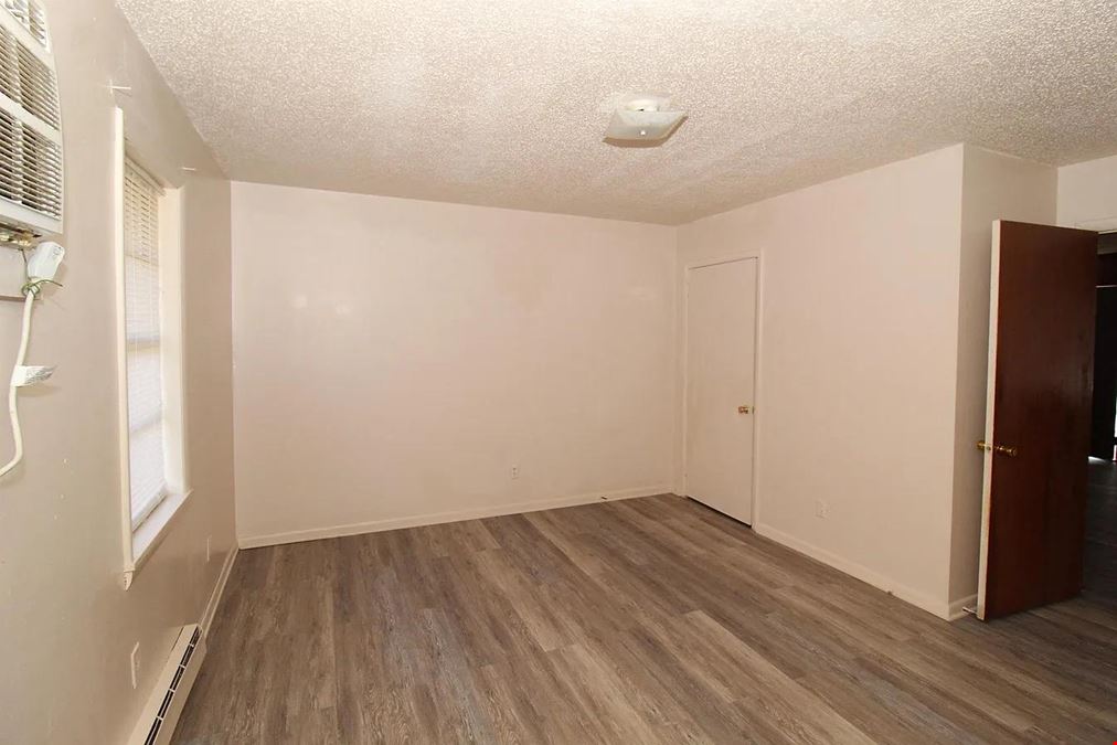 Country Club Apartments