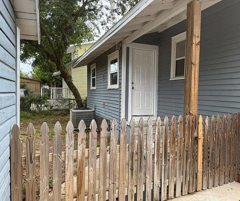 5108 Ridgewood Ave