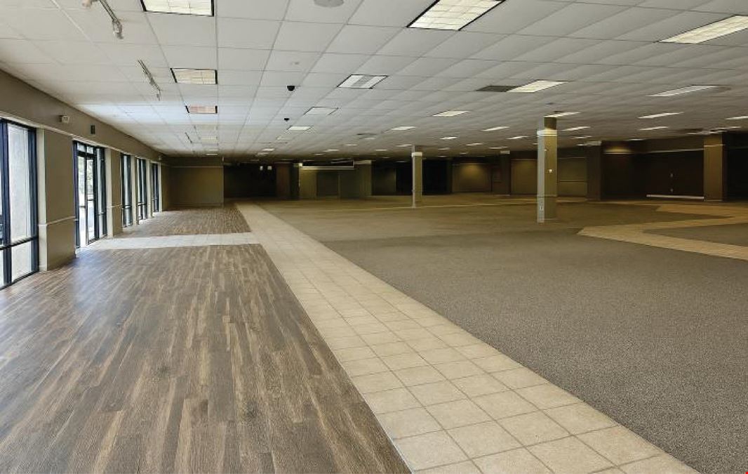 15,192 SF Single-Tenant Retail / Medical / Flex Building For Lease!