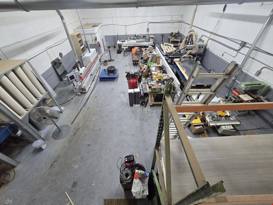 Office / Warehouse 2,628 SQFT