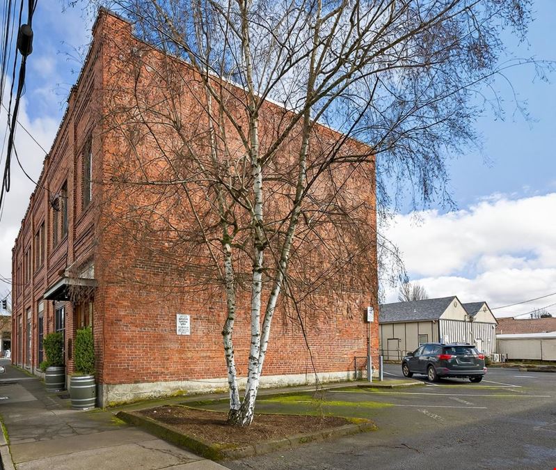 700 E 1st Street
