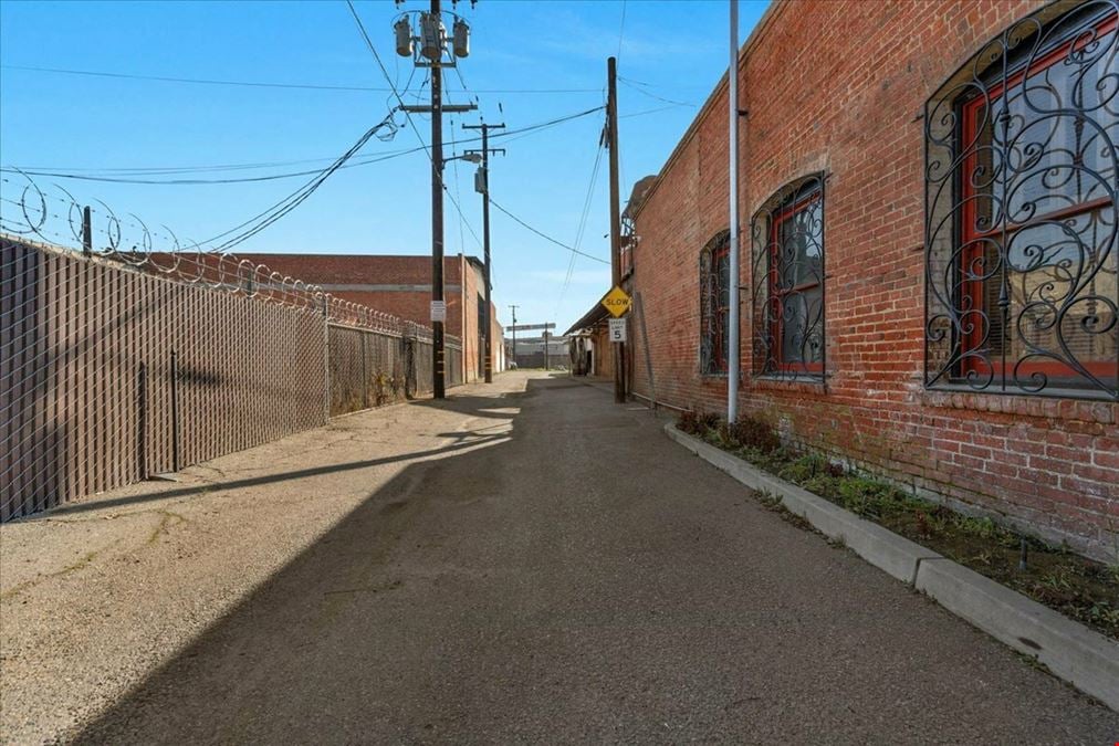 (3) Industrial Buildings w/ CA-41 Exposure in Fresno, CA