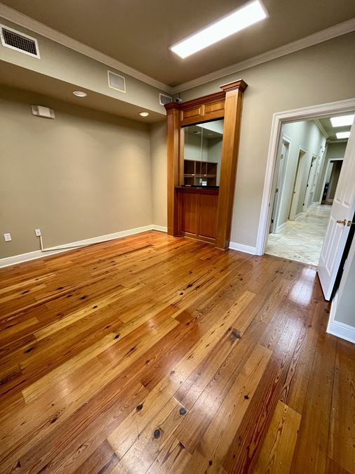 8480 Bluebonnet Blvd.