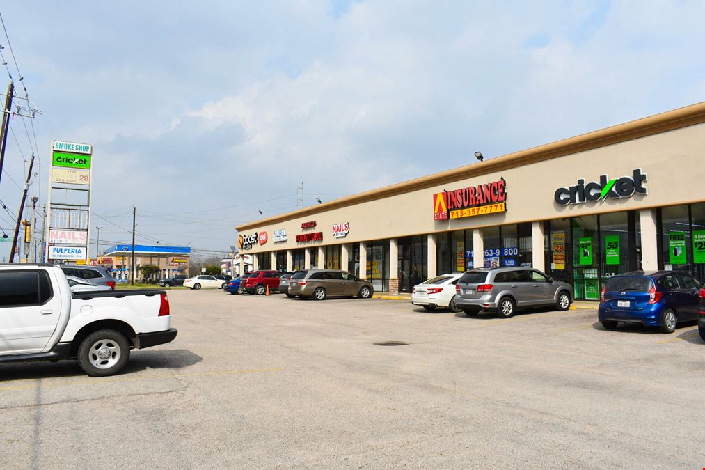 Antoine Retail Center