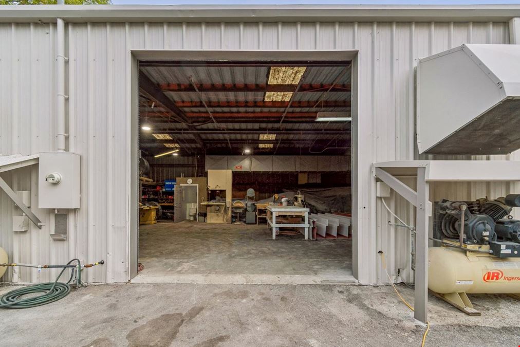 1060 Harbor Lake Dr
