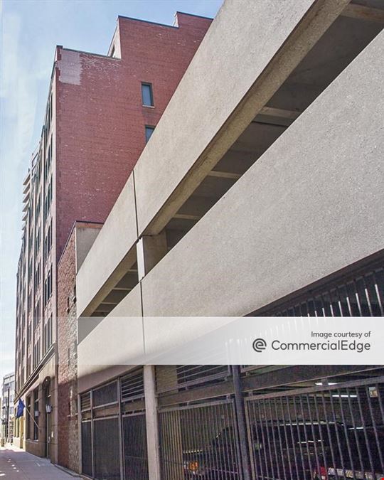 566 West Lake Street