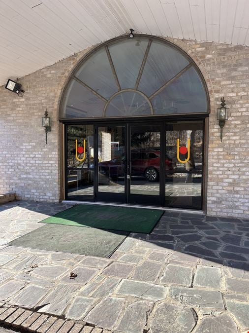 20,082 SF Social/Club Facility on 13.8 AC
