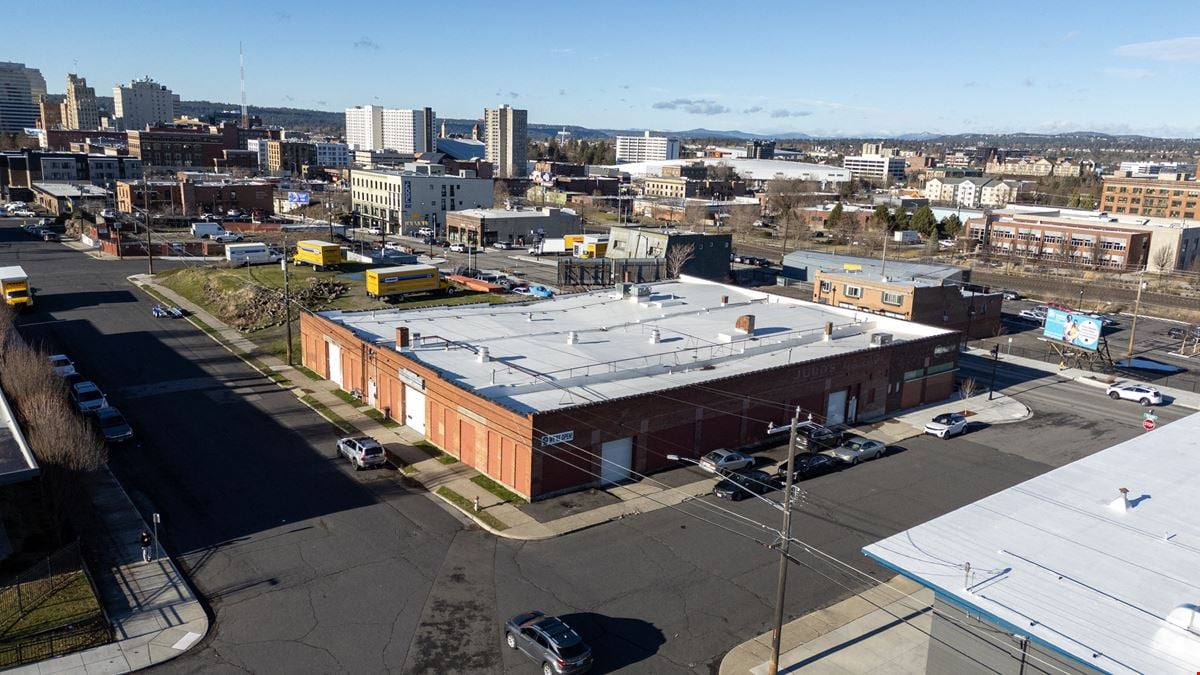 U-District Showroom and Warehouse
