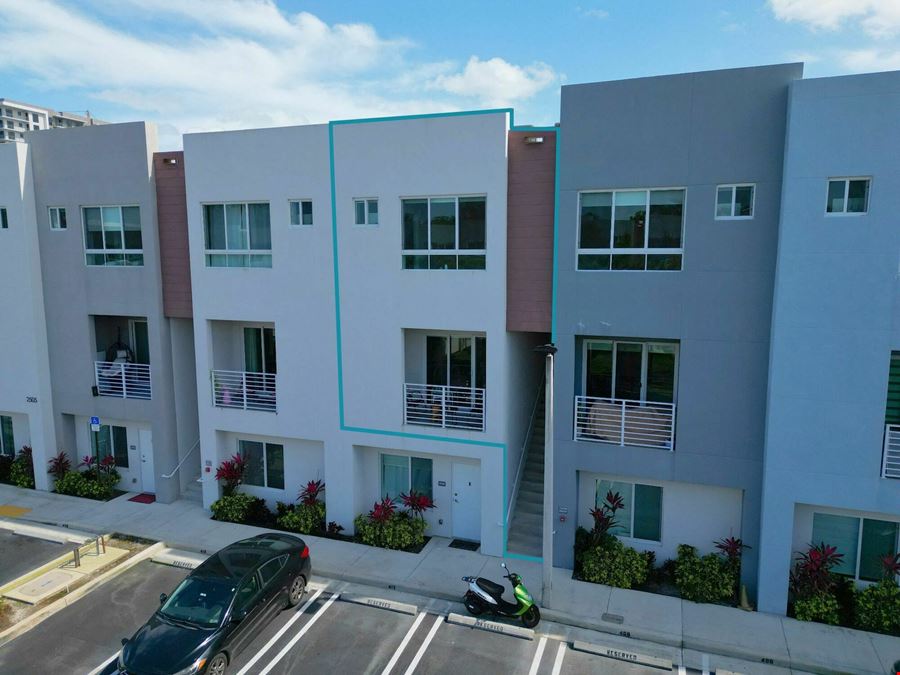 2505 Northeast 193rd Street, unit 4208