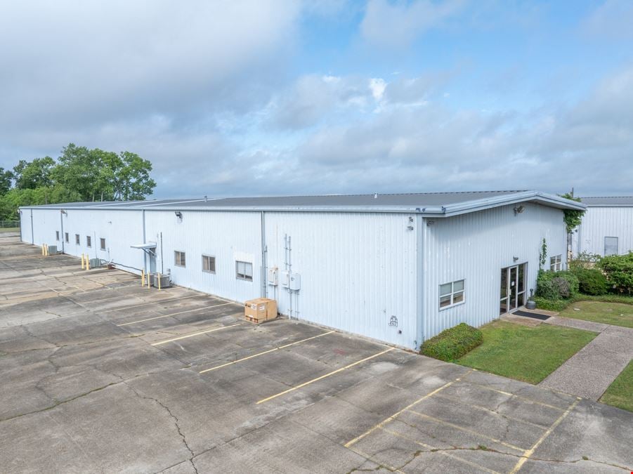 Warehouse near Acadiana Regional Airport