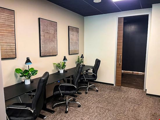 Lucid Private Offices - Camelback Biltmore