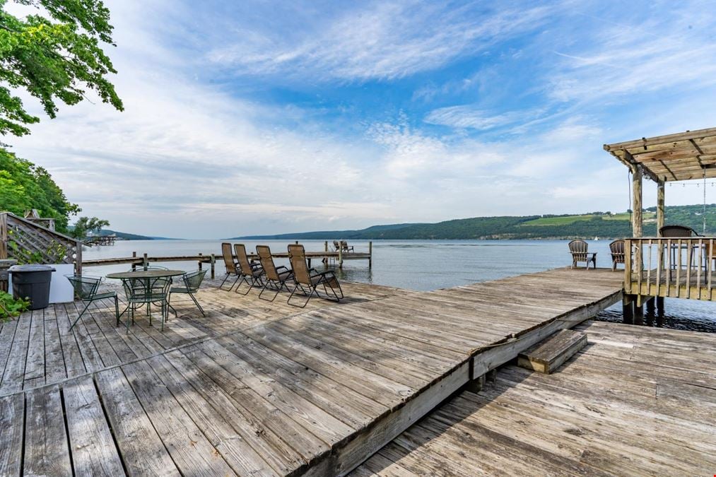 Admiral Peabody's  Lakeside Lodging
