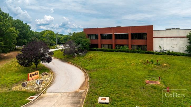 ±101,366-SF Facility on Large Landsite within Institutional Submarket For Sale
