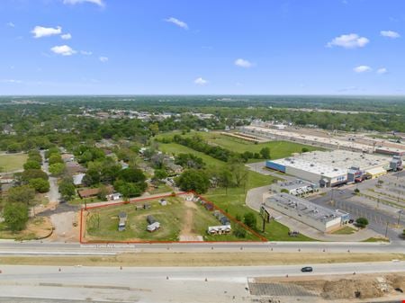 Preview of commercial space at I-35 N