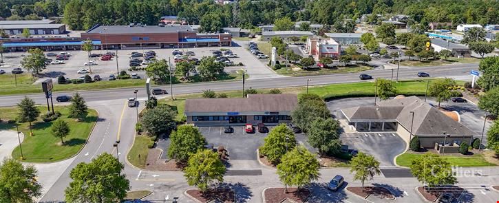 ±1,904 SF Retail Space located in Kennerly Crossing shopping center | Broad River Road