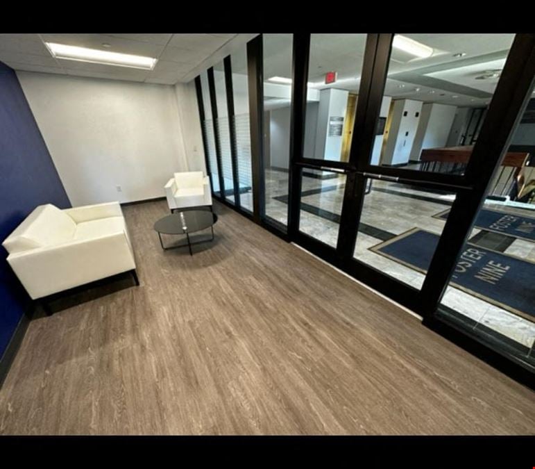 6153 SF Suite 200 Professional and Medical Office Space
