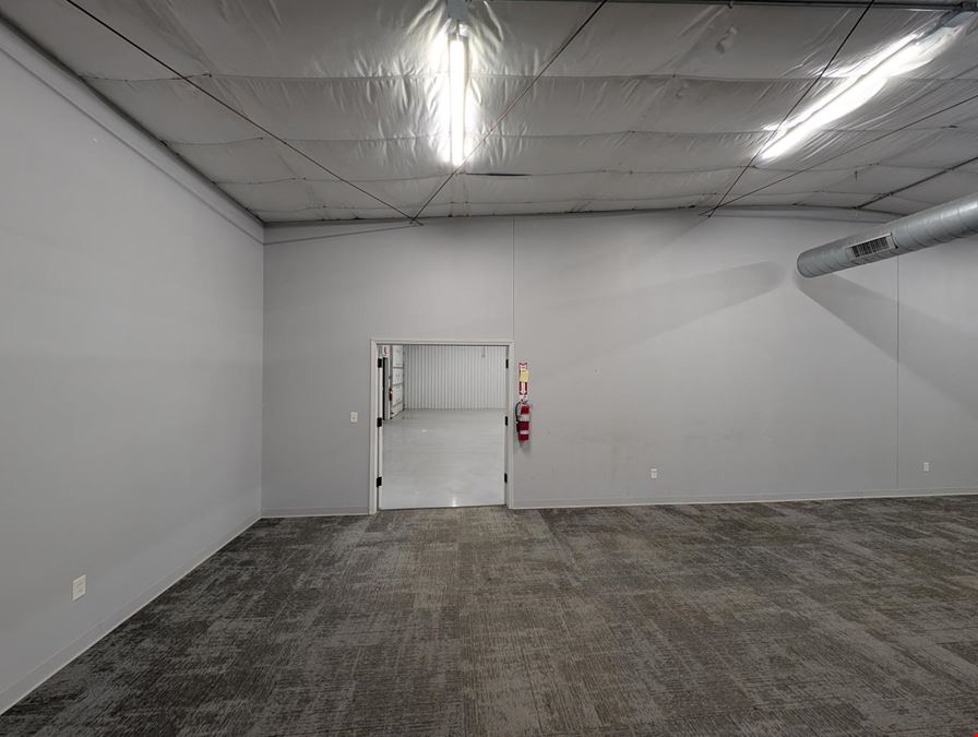 1703 Candletree Dr Suite C