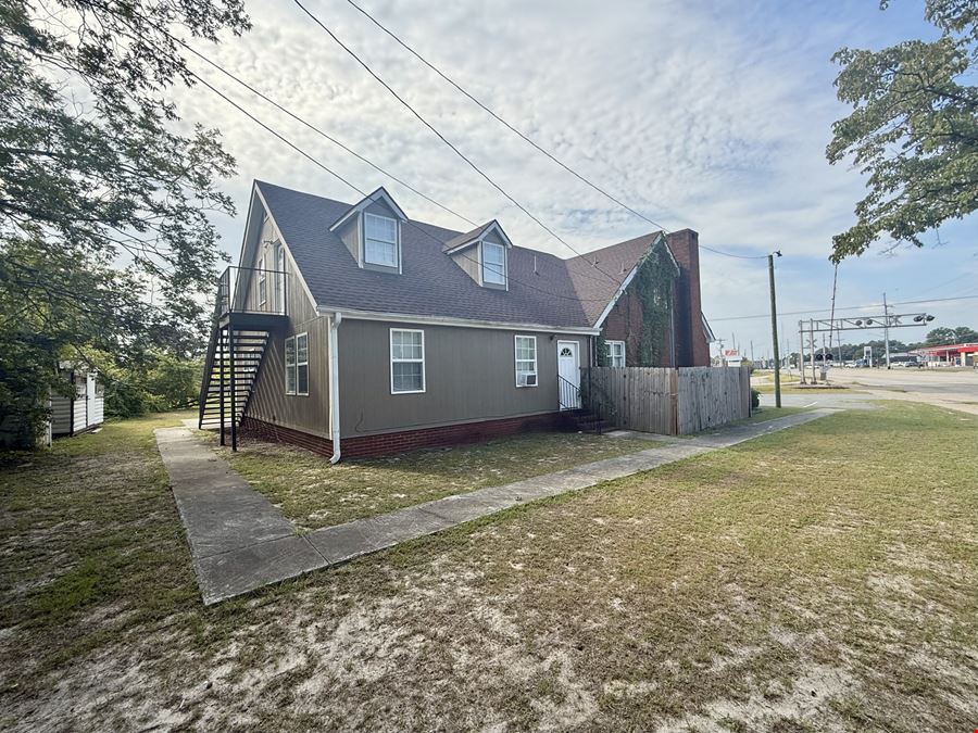 949 Country Club Dr