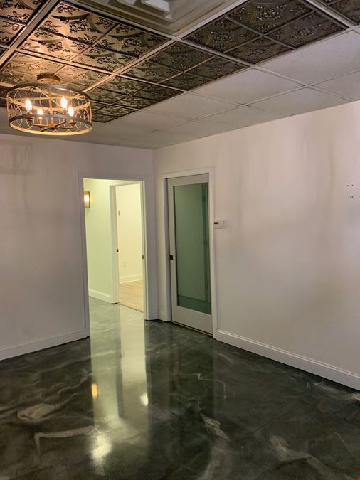 3 Lock St