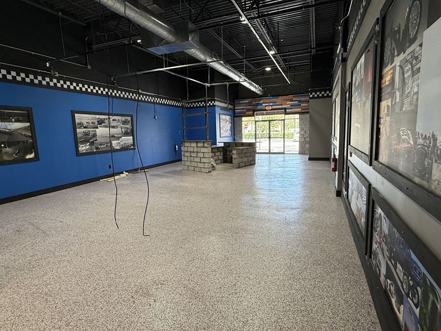 Tarragona Shoppes - Former Barbershop For Lease
