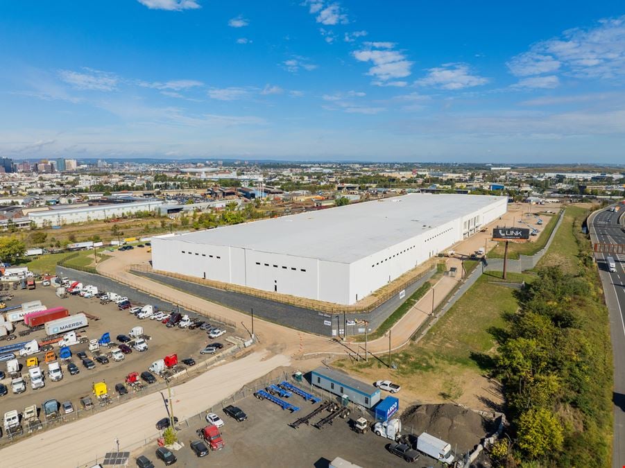 ±354,400 SF Logistics Center for Lease