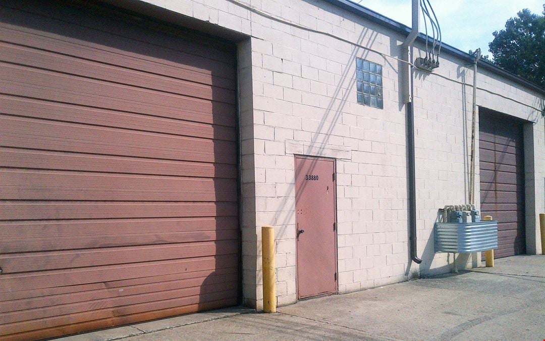 Carini Plaza (Industrial)