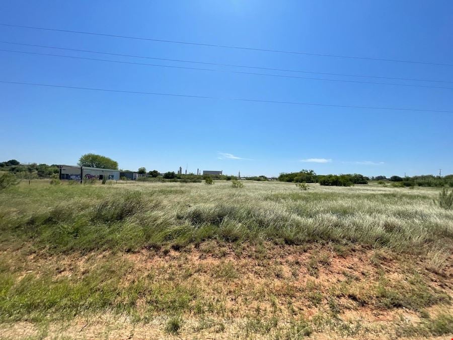 Commercial Land in Elmendorf Texas