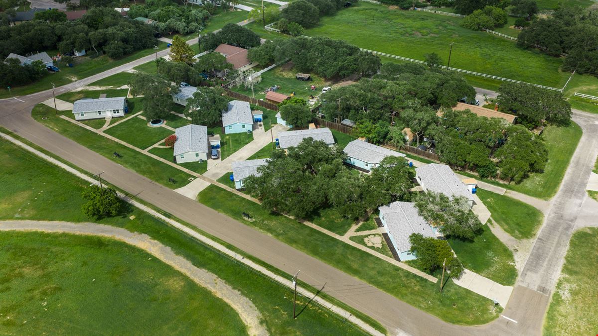 Live Oak Cottages