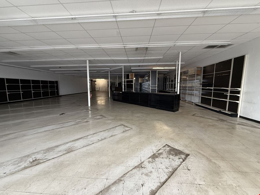 Former Auto Parts Store- Lowell, IN