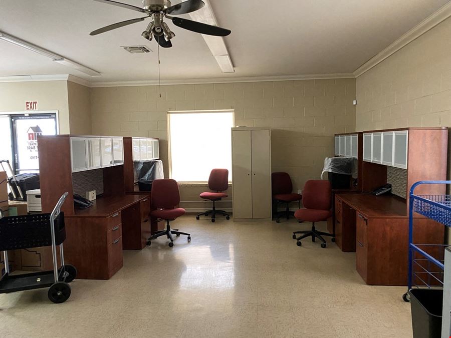 Office/Retail Space in Charming Downtown Reedley