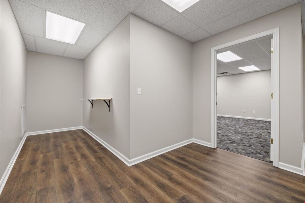 2 Executive Suites 