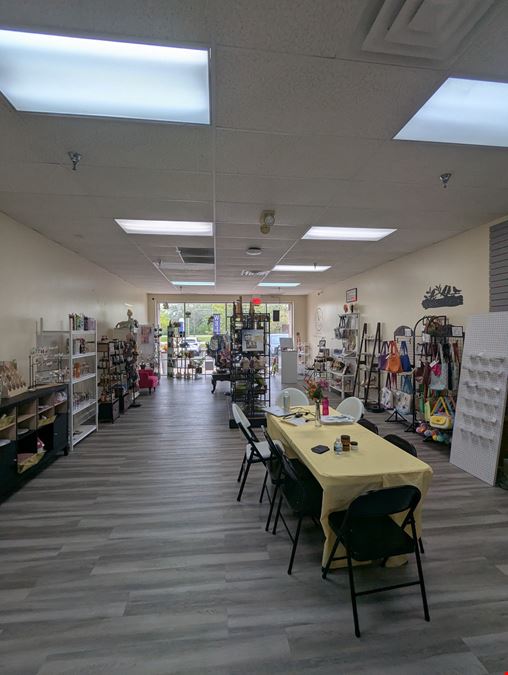 Last Retail Unit Available at Deerpath Court
