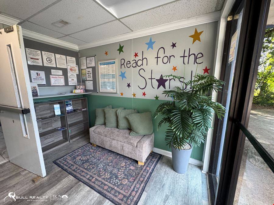 ±4,655 Daycare Facility in  Roswell, GA. FOR LEASE